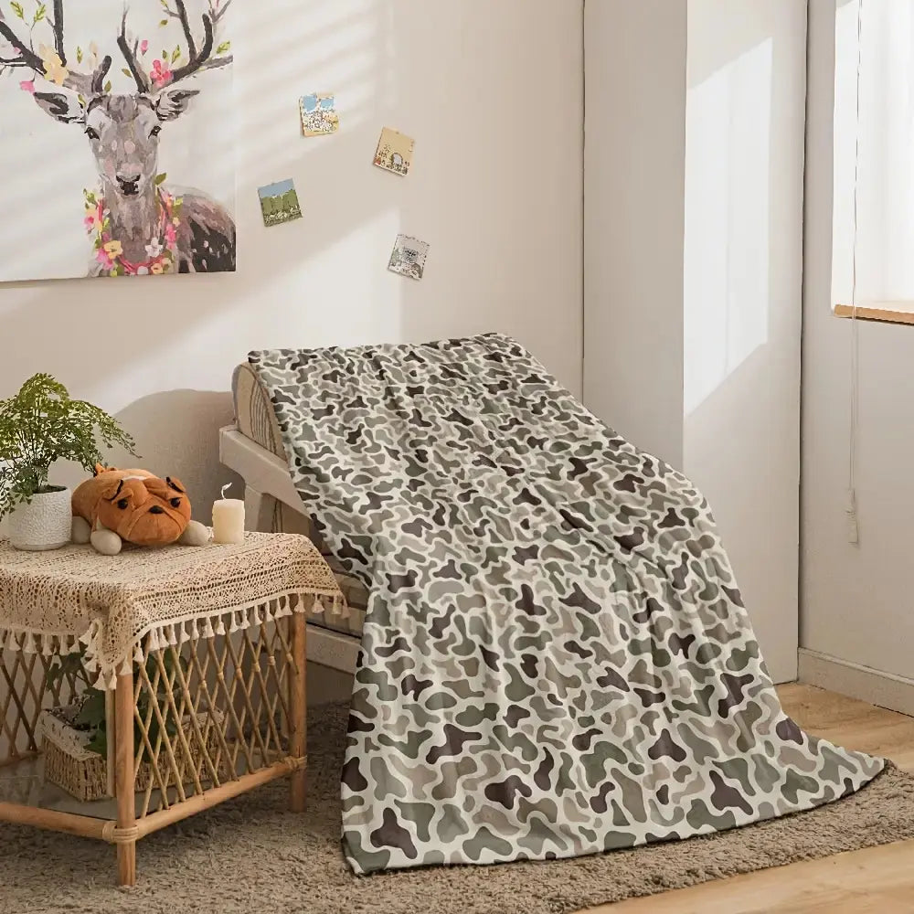 Retro Camouflage Pattern Cooling Bedding Blanket - 280GSM Polyester Soft Flannel, Digital Print, Wrinkle Resistant, Fade Proof, Lightweight, Machine Washable, All-Seasons for Bed, Camping